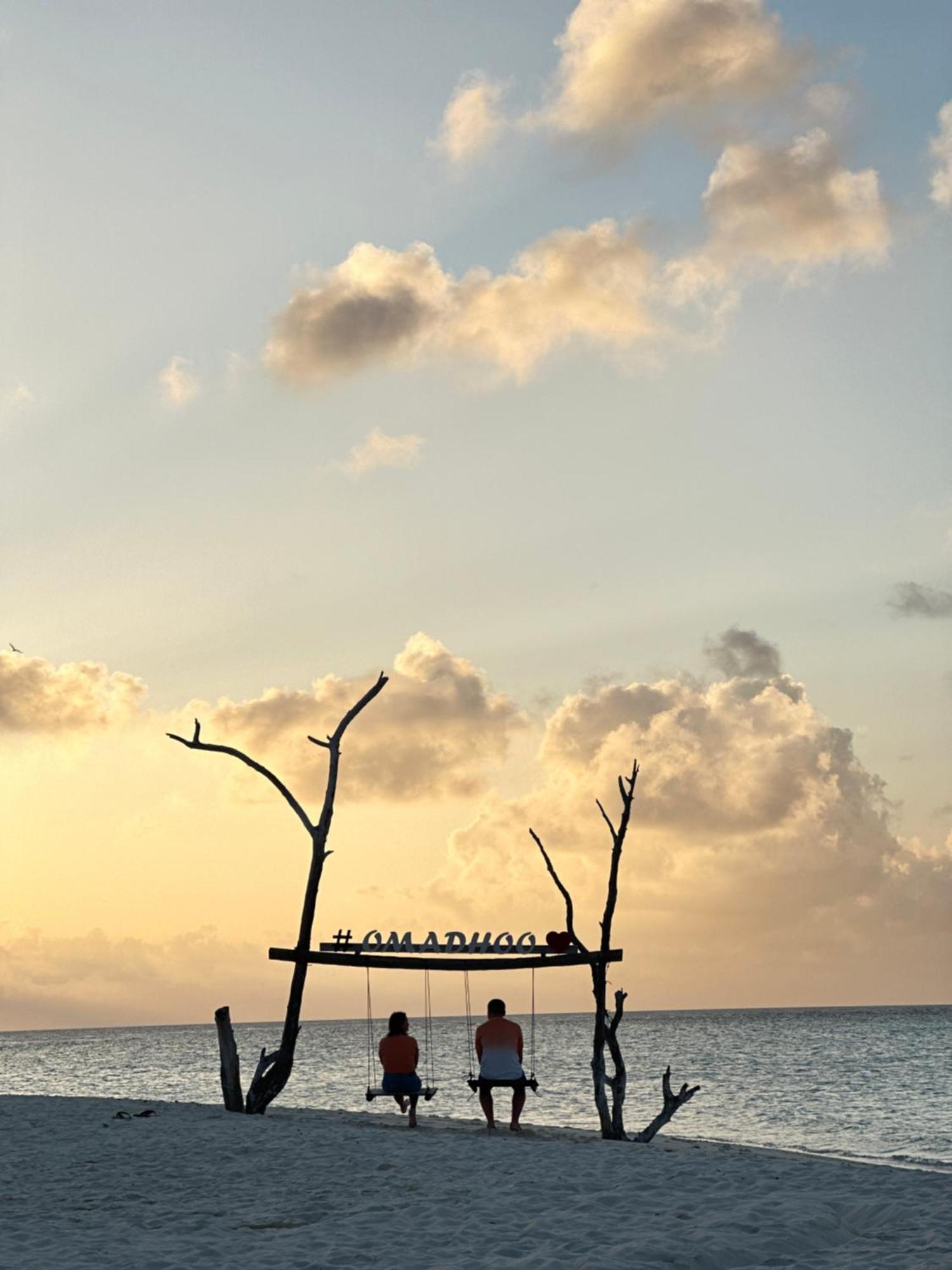 Hotel Hudhuvelimaldives Omadhoo Exterior foto